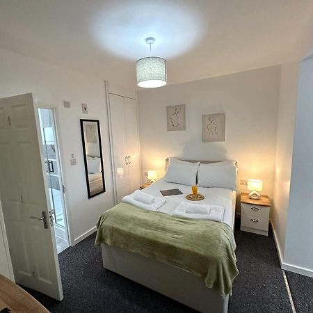 Newmarket Road Studios And Suites By Tas Accommodations Кеймбридж Екстериор снимка