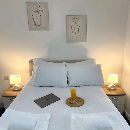 Newmarket Road Studios And Suites By Tas Accommodations Кеймбридж Екстериор снимка