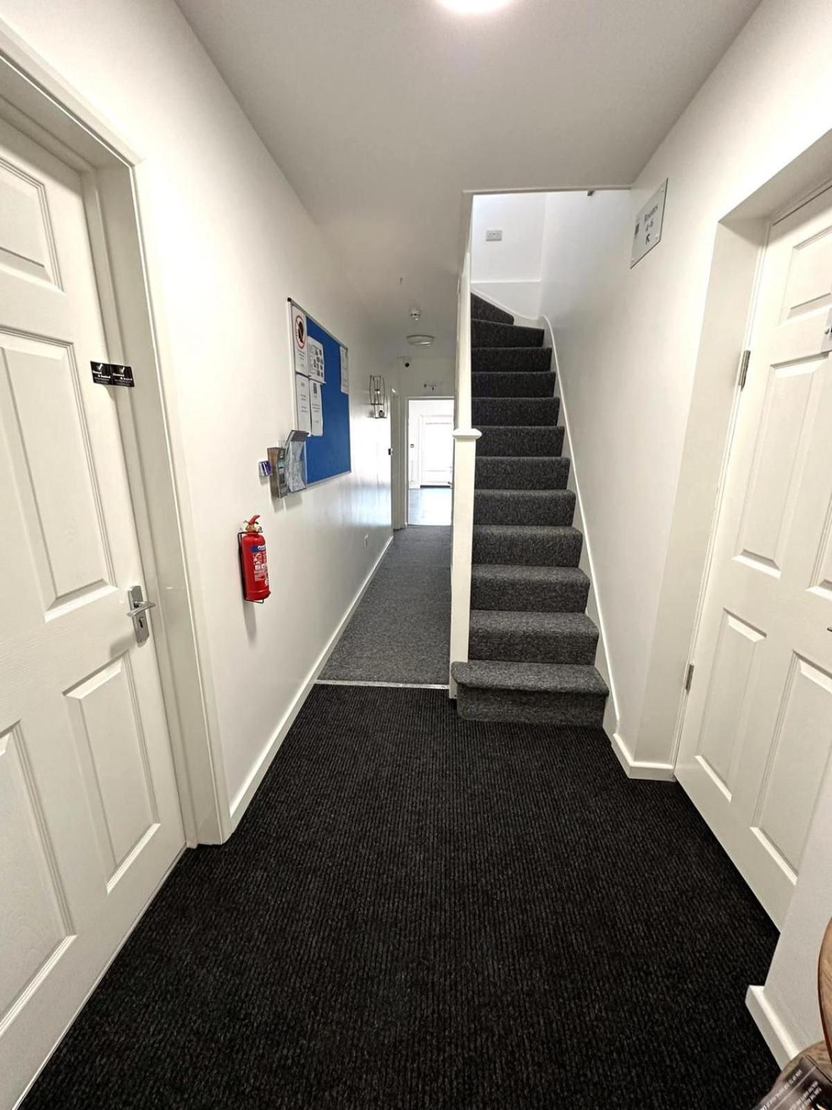 Newmarket Road Studios And Suites By Tas Accommodations Кеймбридж Екстериор снимка
