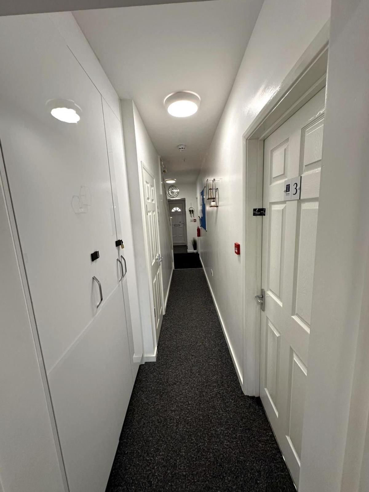 Newmarket Road Studios And Suites By Tas Accommodations Кеймбридж Екстериор снимка