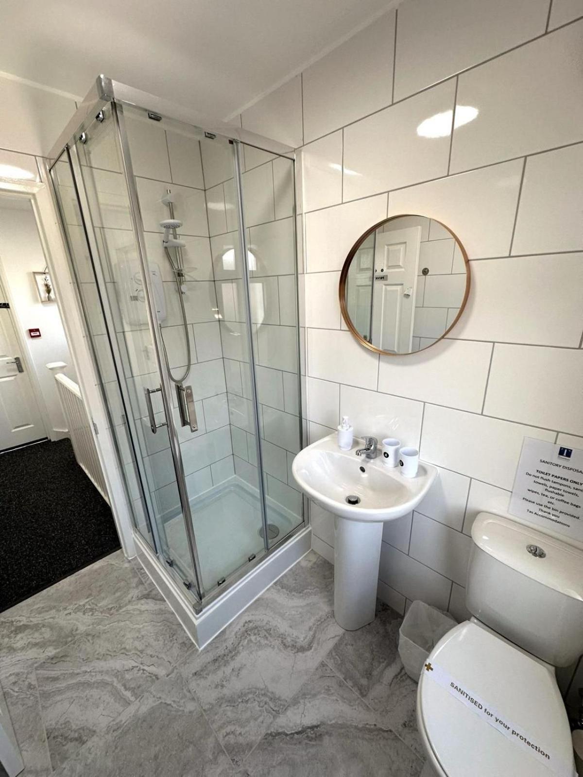 Newmarket Road Studios And Suites By Tas Accommodations Кеймбридж Екстериор снимка