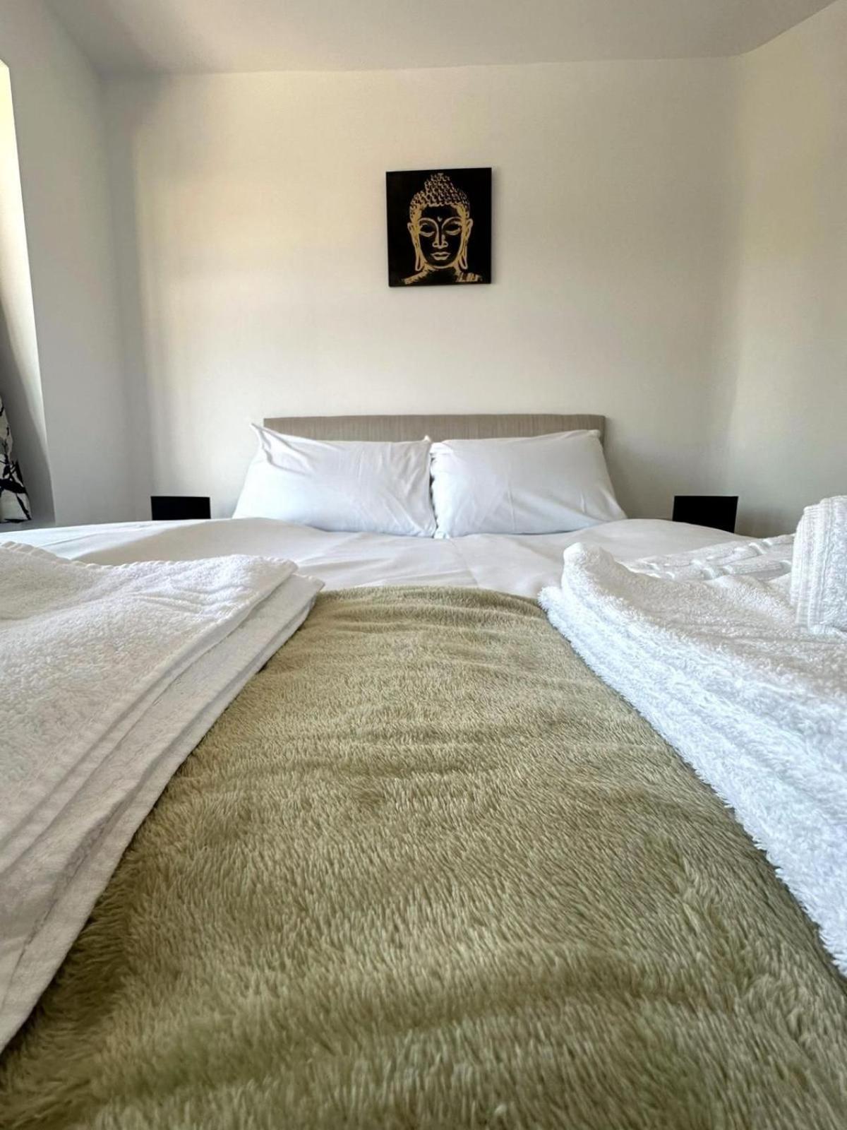 Newmarket Road Studios And Suites By Tas Accommodations Кеймбридж Екстериор снимка