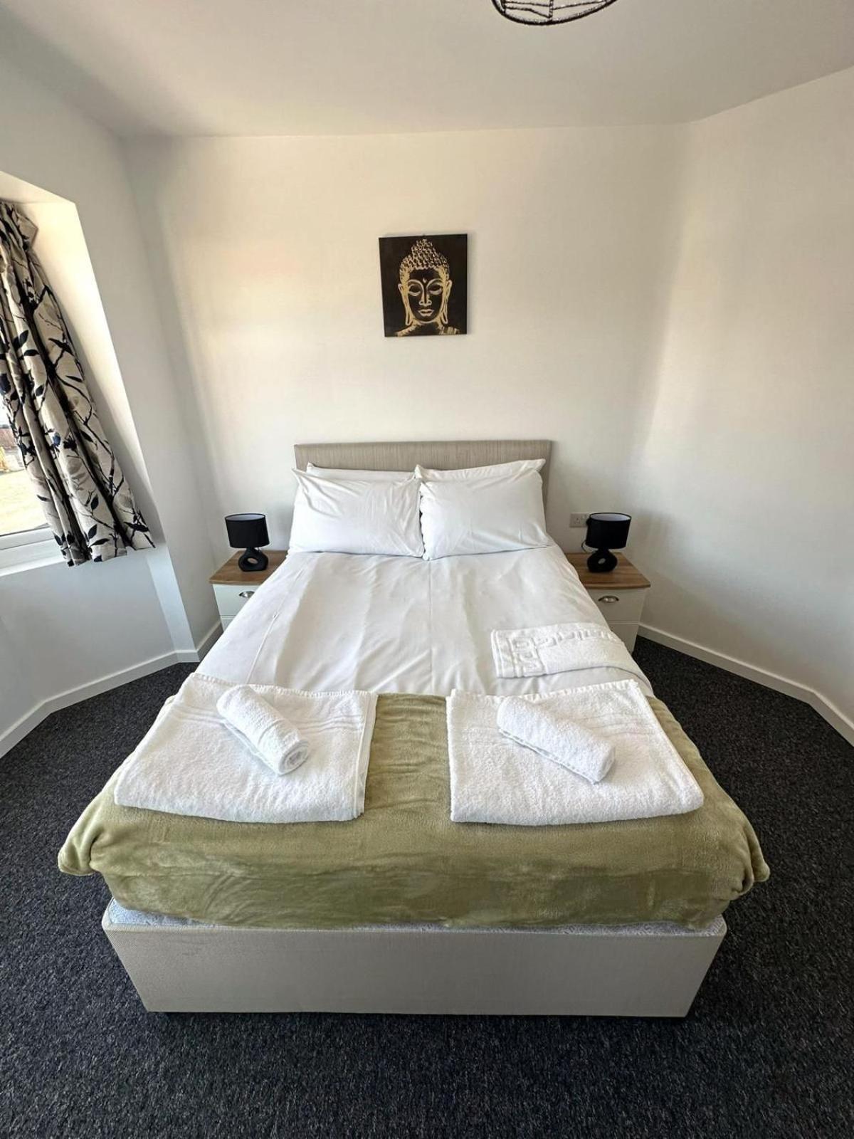 Newmarket Road Studios And Suites By Tas Accommodations Кеймбридж Екстериор снимка