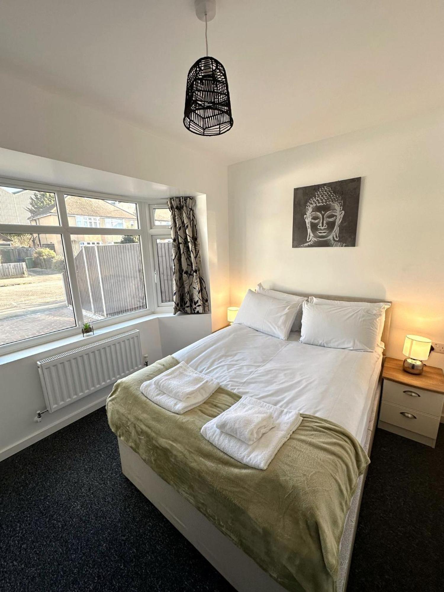 Newmarket Road Studios And Suites By Tas Accommodations Кеймбридж Екстериор снимка