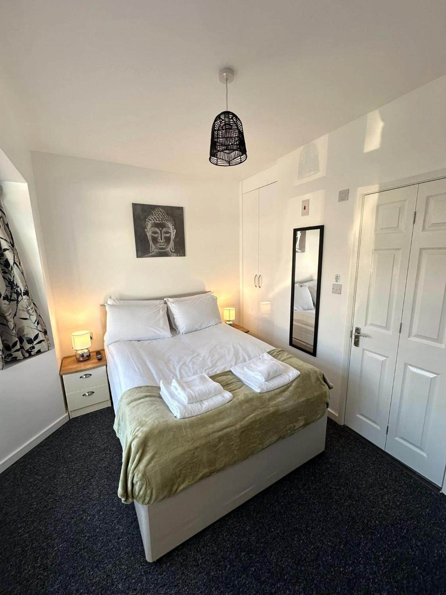 Newmarket Road Studios And Suites By Tas Accommodations Кеймбридж Екстериор снимка