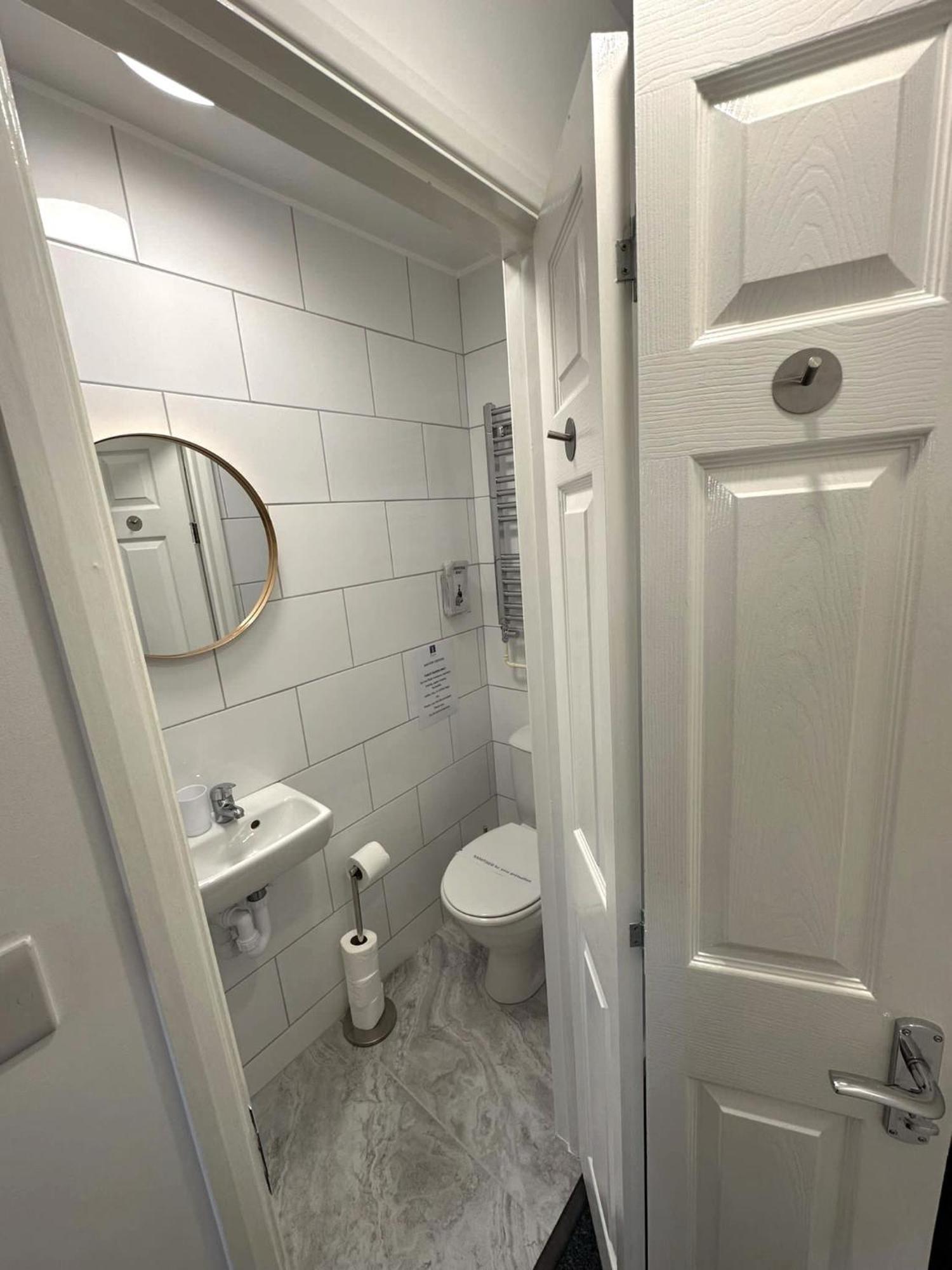 Newmarket Road Studios And Suites By Tas Accommodations Кеймбридж Екстериор снимка