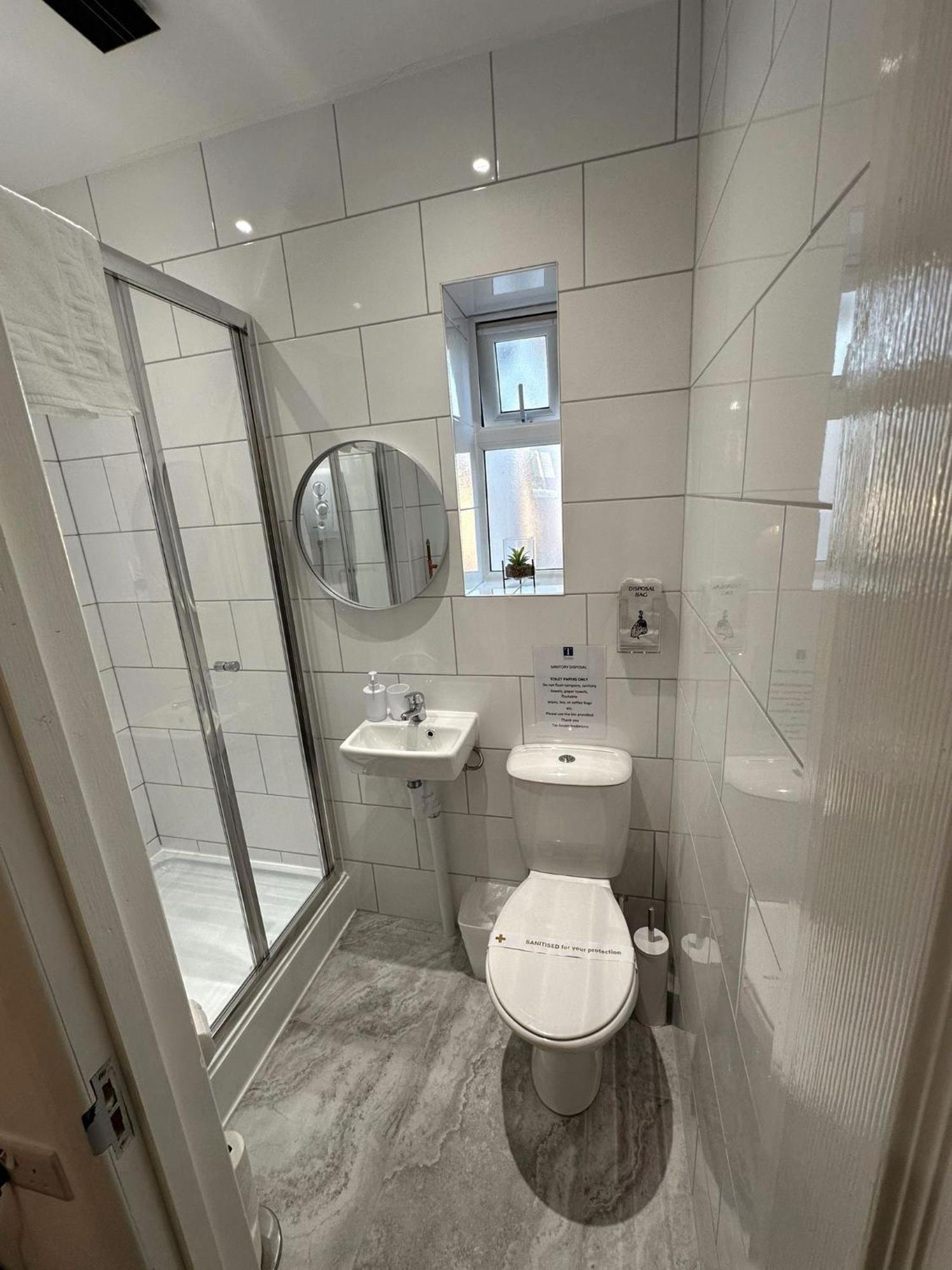 Newmarket Road Studios And Suites By Tas Accommodations Кеймбридж Екстериор снимка