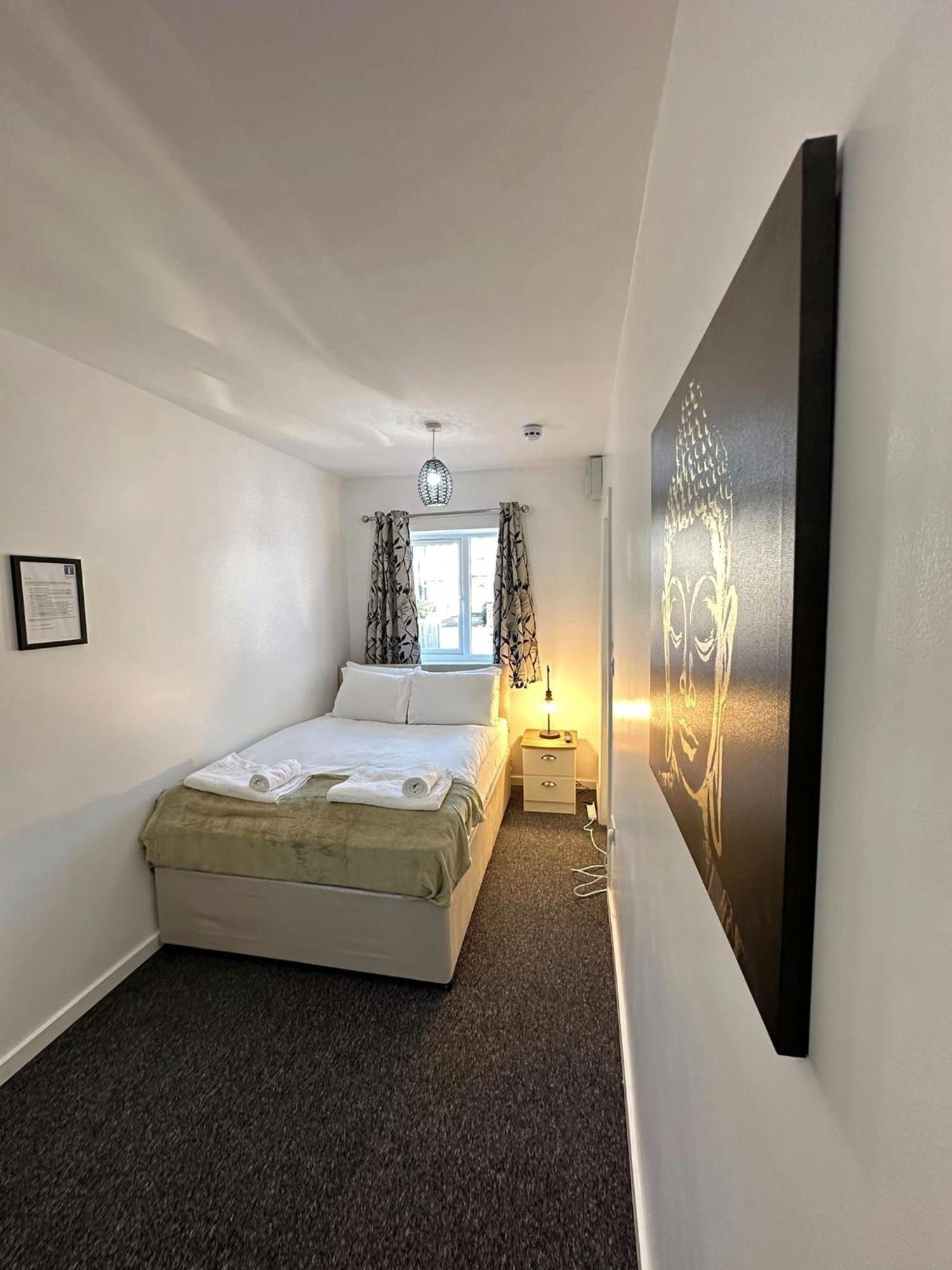 Newmarket Road Studios And Suites By Tas Accommodations Кеймбридж Екстериор снимка